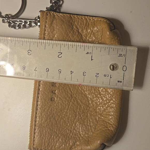 Danier coin purse - Picture 5 of 5